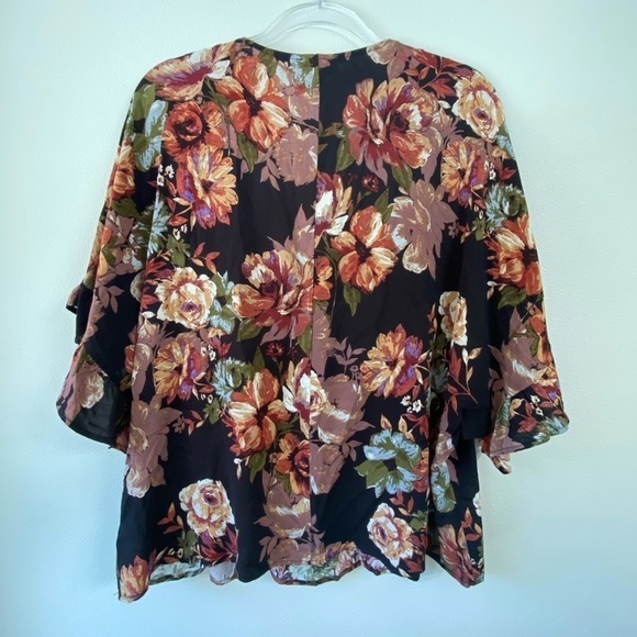 BNWT Andrée by Unit Floral Boutique Top, Small - Picture 5 of 7